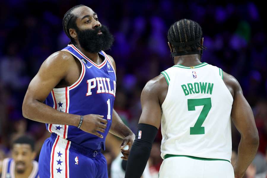 42 pontos para Harden, o grande homem do jogo