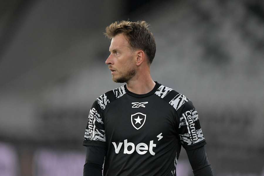 Neto sofreu uma ruptura completa do retofemoral da coxa direita 