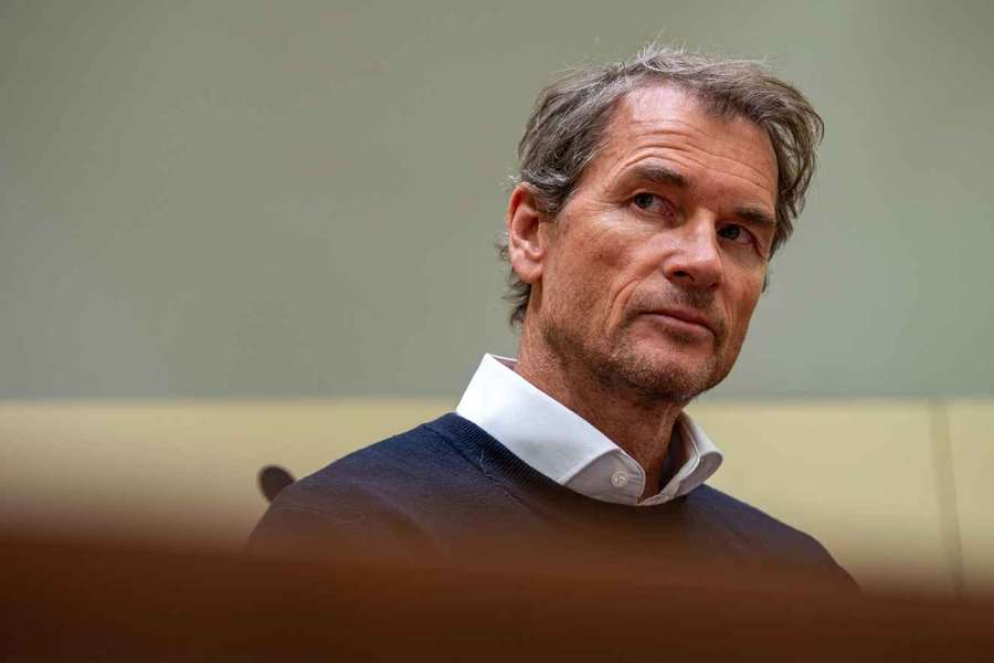 Lehmann schließt sich damit der Mehrheit der Experten an Lehmann schließt sich damit der Mehrheit der Experten an