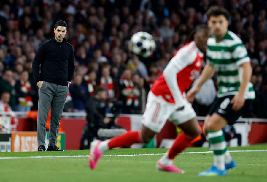 Una fase di gioco all'Emirates