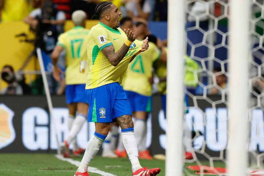 Raphinha também tem se mostrado indiscutível com a camisa da Seleção