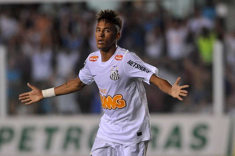 Neymar é o único a marcar nas finais dos dois continentes