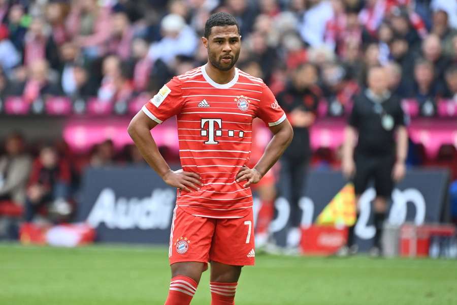 Bayern poinformował, że Serge Gnabry doznał kontuzji mięśniowej
