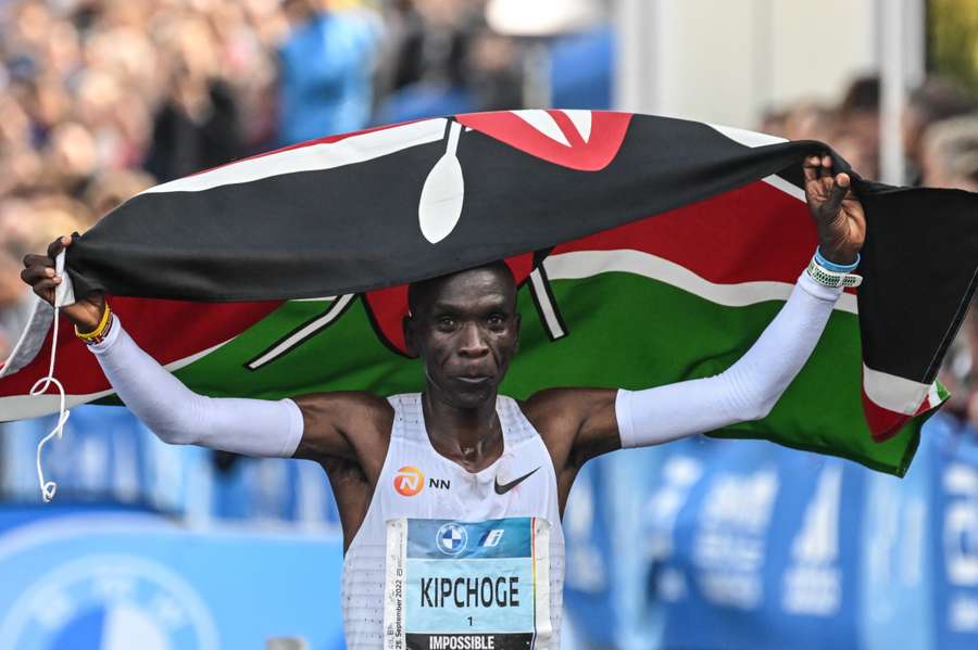 Eliud Kipchoge na de marathon van Berlijn in 2022, waar hij het wereldrecord neerzette