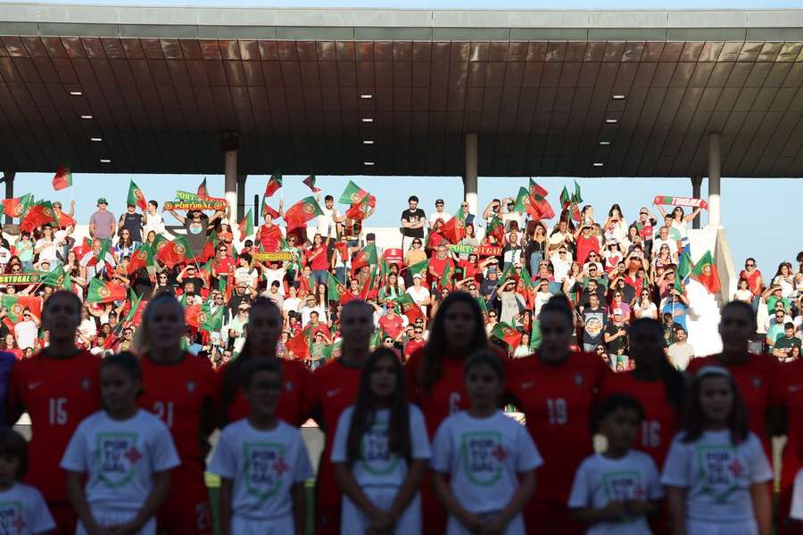 Adeptos portugueses apoiam a Seleção