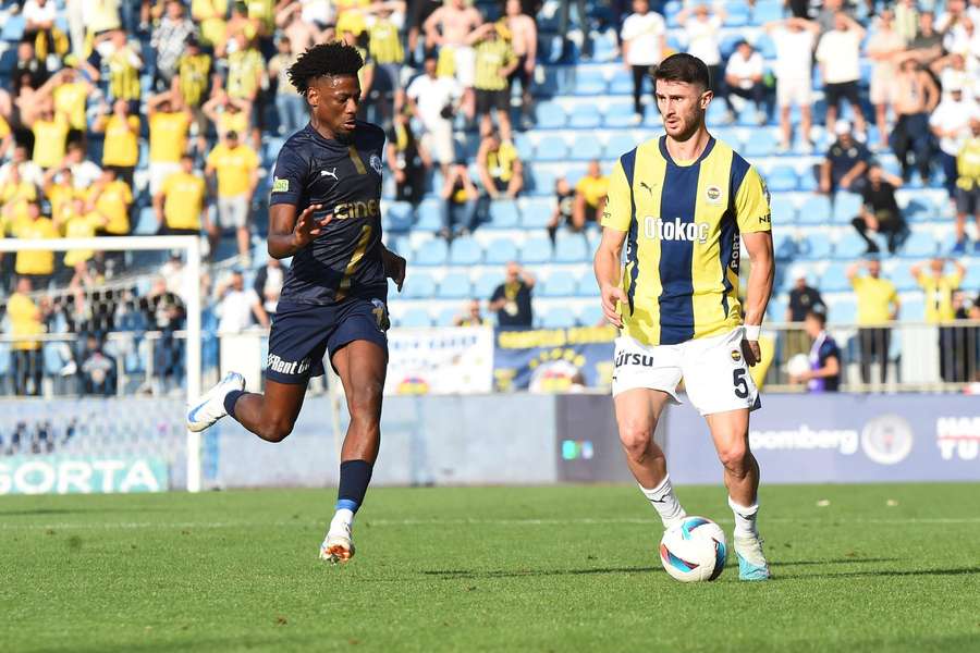 Yüksek tem contrato com o Fenerbahçe até junho de 2027