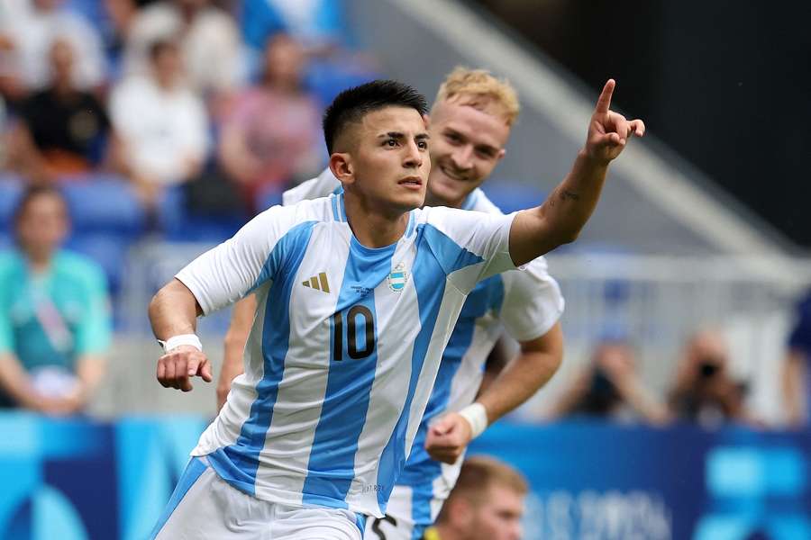 Thiago Almada abriu o placar em Ucrânia x Argentina