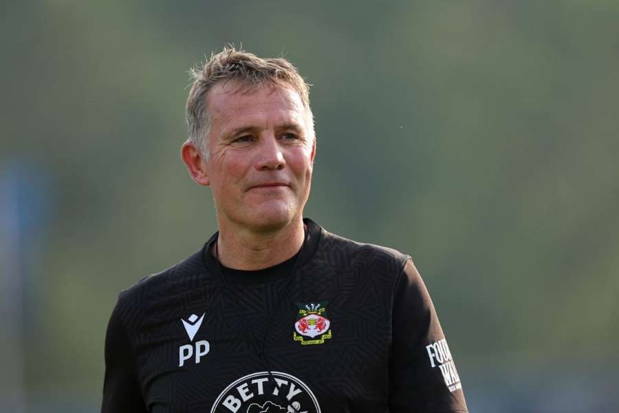 Phil Parkinson, treinador do Wrexham