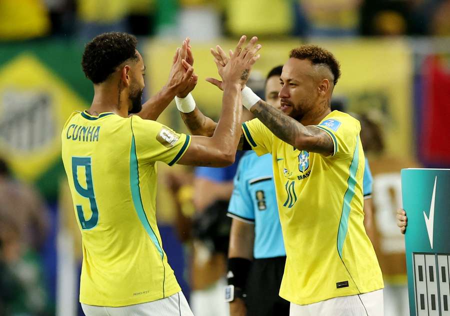 Neymar entrou na vaga de Matheus Cunha em Escócia x Brasil Neymar entrou na vaga de Matheus Cunha em Escócia x Brasil
