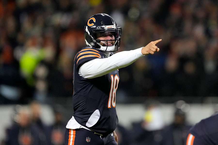 Caleb Williams brilhou no quarto final da virada histórica de Chicago