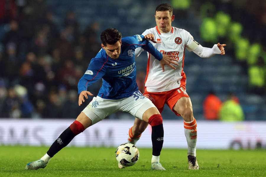 Ianis Hagi, din nou titular