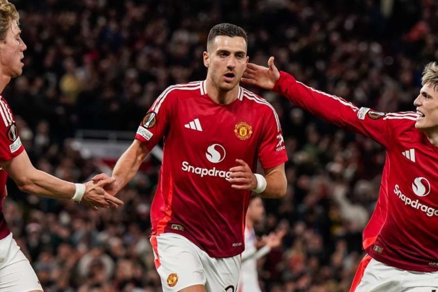 Diogo Dalot tem uma lesão na panturrilha