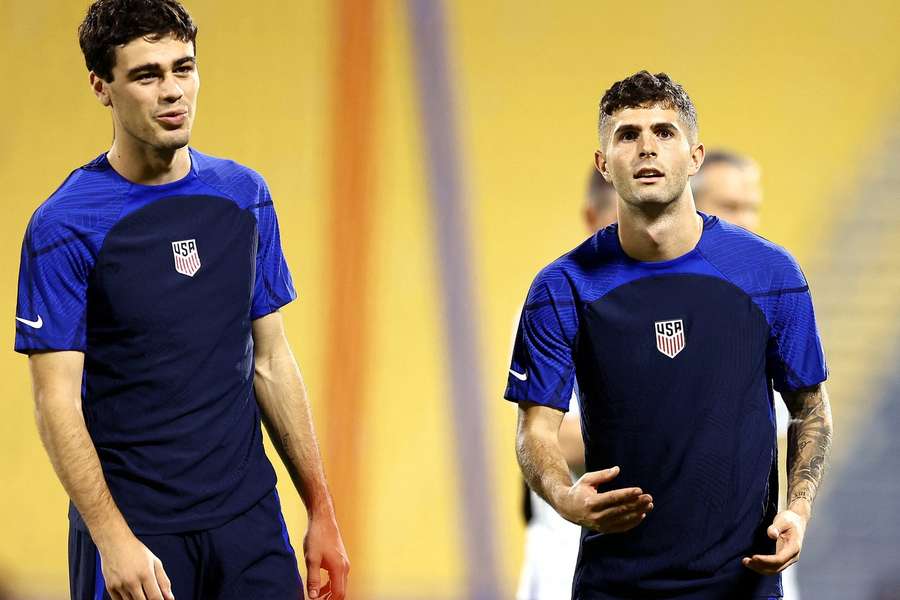 USA verí, že ich za úspechom potiahne Christian Pulisic (vpravo).