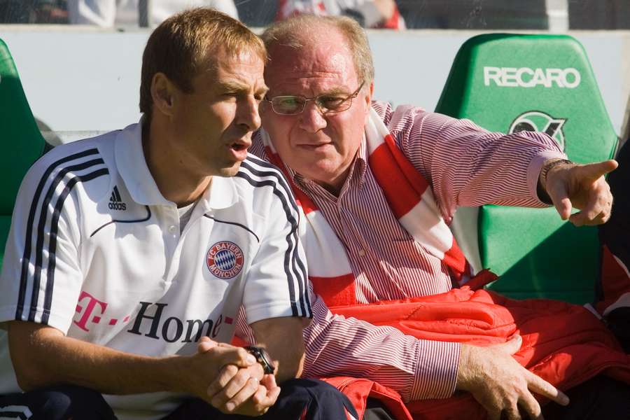 Jürgen Klinsmann und Uli Hoeneß haben von 2008 bis 2009 in München zusammengearbeitet.