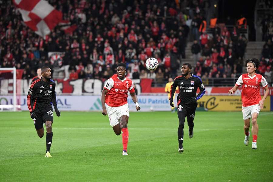 Lyon e Reims ficaram com um ponto