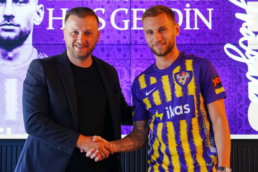 Denis Drăguș a fost prezentat oficial de noua sa echipă din Turcia