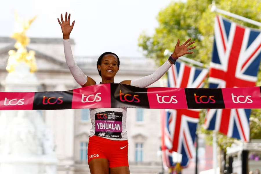 Ethiopia's Yalemzerf Yehualaw crossing the finish line