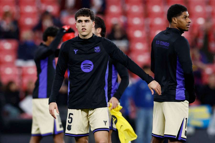 Pau Cubarsí, antes de un partido del Barça