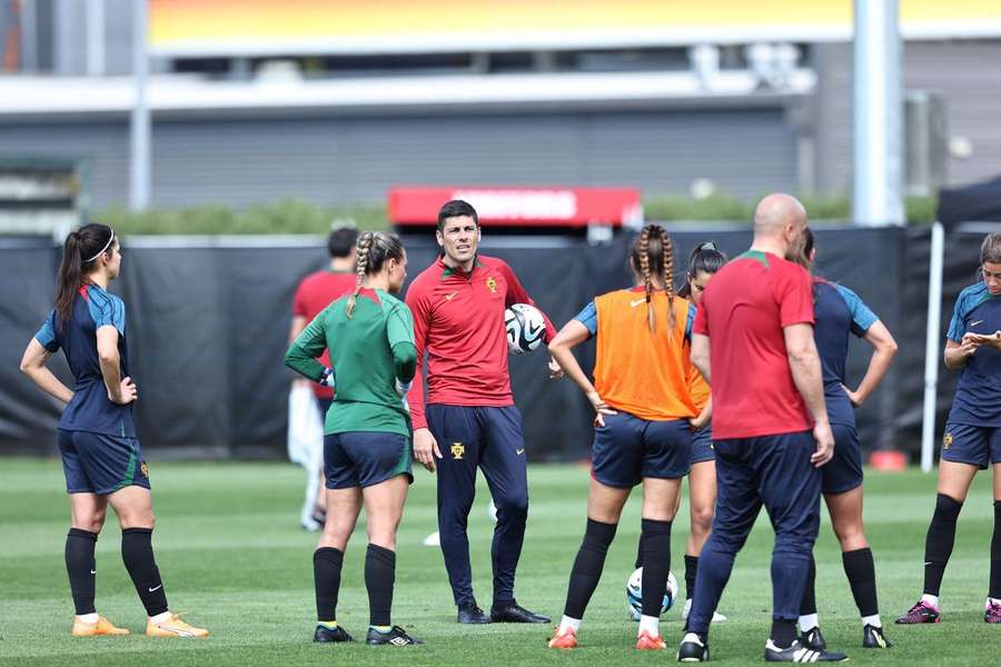 Francisco Neto orientou treino de recuperação ativa