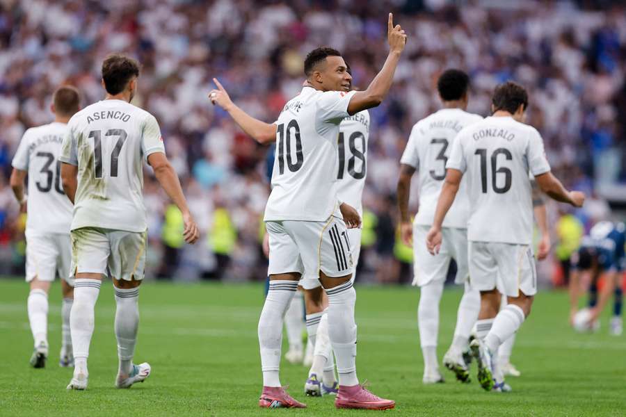 Real Madrid keep their perfect start on the season going after beating Espanyol. Real Madrid keep their perfect start on the season going after beating Espanyol.