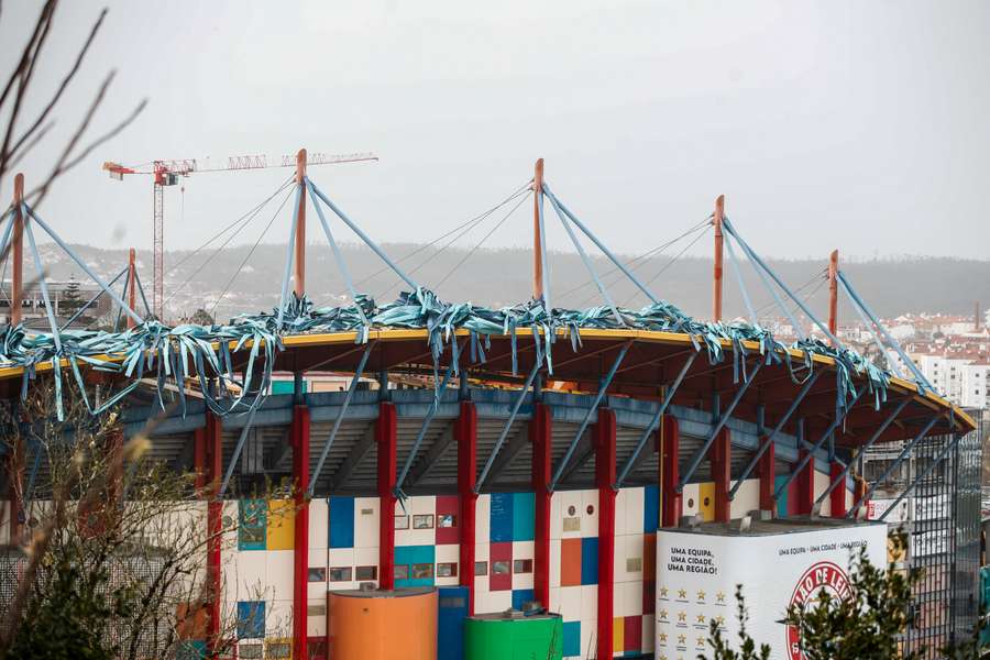 Estádio Municipal Dr. Magalhães Pessoa afetado pela depressão Kristin Estádio Municipal Dr. Magalhães Pessoa afetado pela depressão Kristin