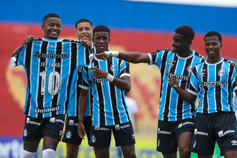 Grêmio volta a campo após golear o Serra Branca por 6 a 0