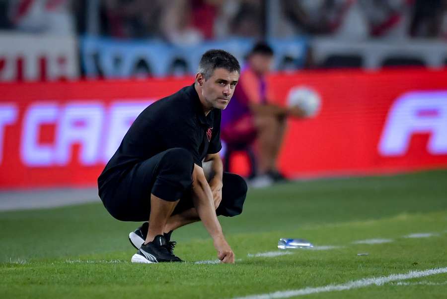 Julio Vaccari, entrenador de Independiente, en un partido anterior.