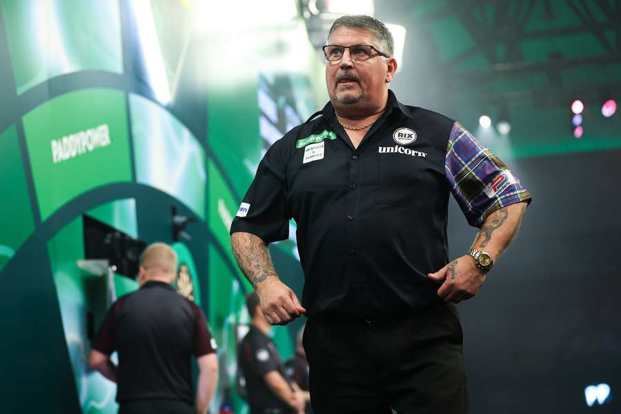 Gary Anderson was victorious against Michael van Gerwen