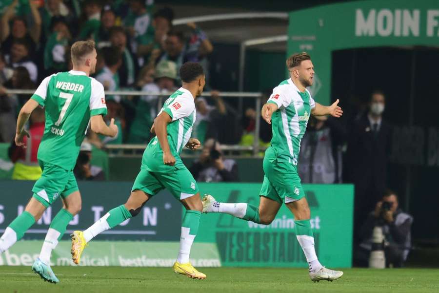 Werder Bremen vence o Hertha Berlin e sobe para sexto no Alemão