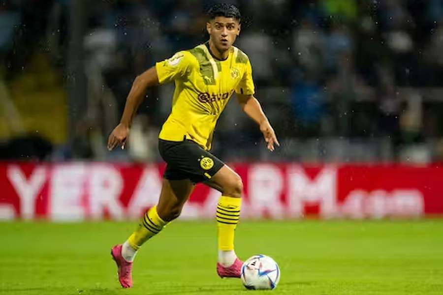 Mahmoud Dahoud deja el Borussia Dortmund a coste cero