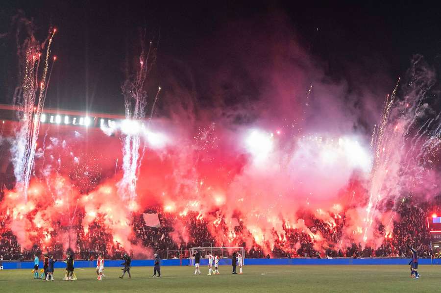 Slavia byla potrestána i za pyro.