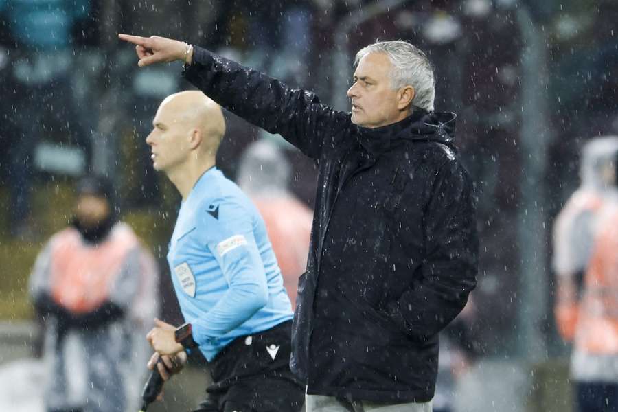 José Mourinho deixou críticas fortes ao comportamento de alguns jogadores na partida com o Servette