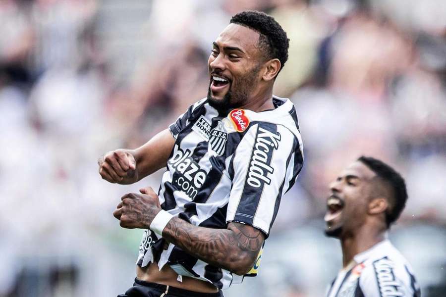 Wendel Silva encantou com golaço e garantiu vitória do Santos