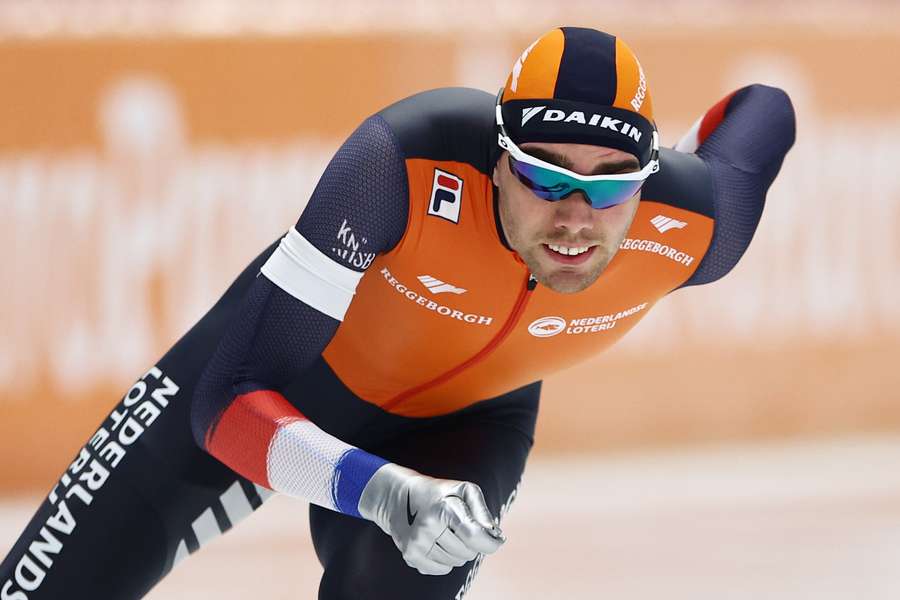 Patrick Roest op het ijs van Inzell