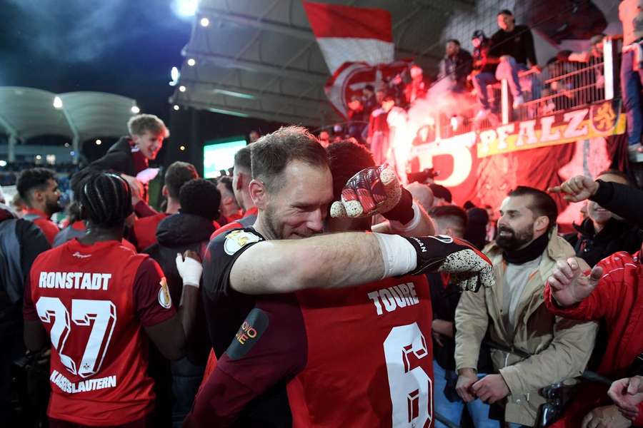 O time mais tradicional da semifinal fez a festa no pequeno Ludwigspark Stadion