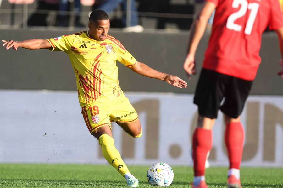 Rafael Lobato marcou assim o golo do AFS Rafael Lobato marcou assim o golo do AFS