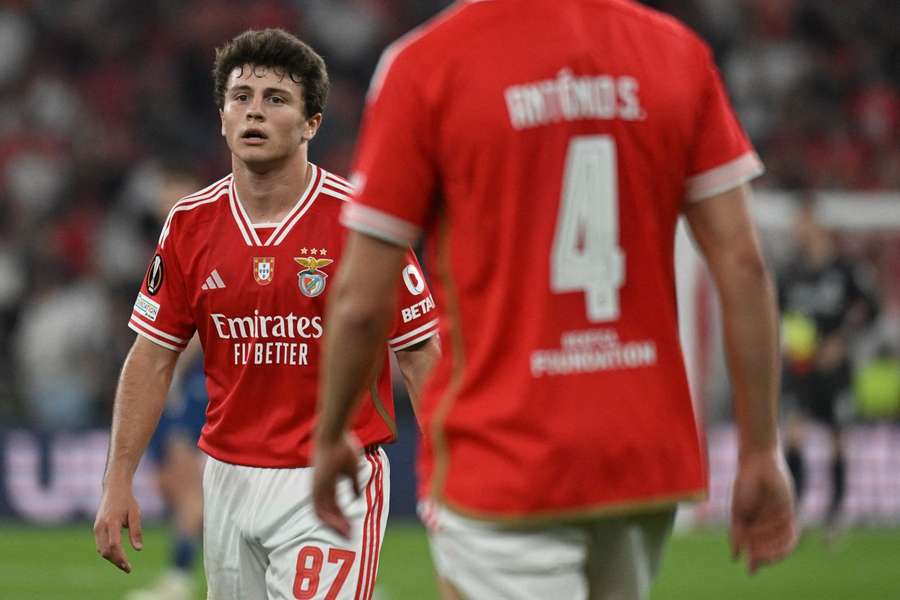 João Neves de saída do Benfica