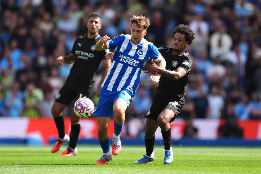 Brighton midfielder Hinshelwood on Forest radar