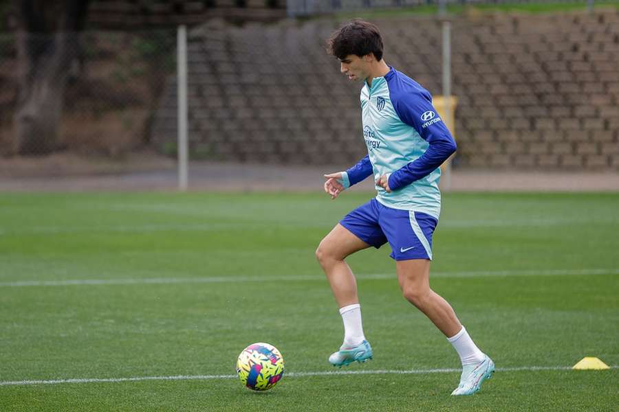 João Félix já trabalha às ordens de Diego Simeone