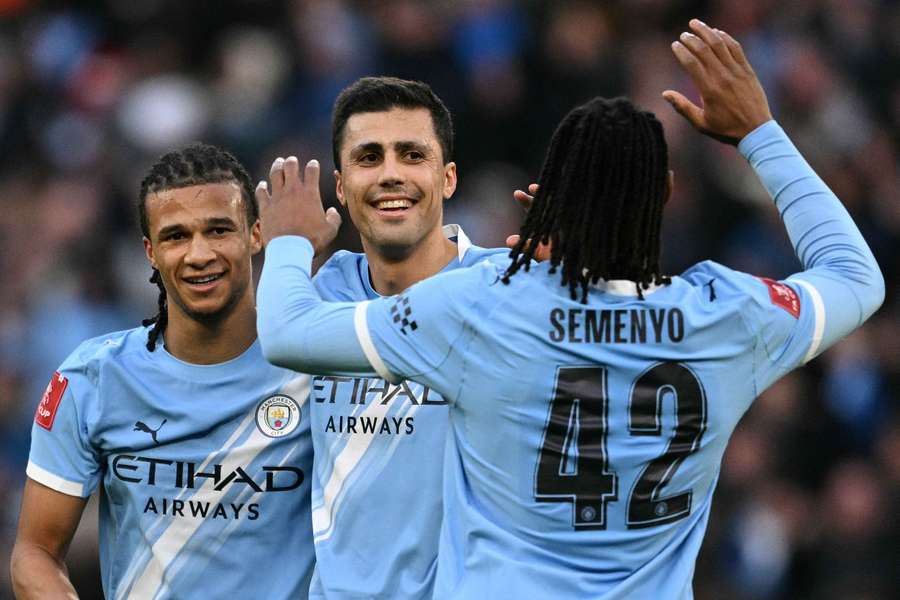 Semenyo e Rodri marcaram em Manchester City 10x1 Exeter City