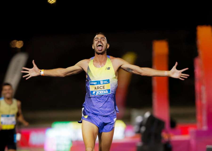 Daniel Arce, oro en los 3.000 metros obstáculos