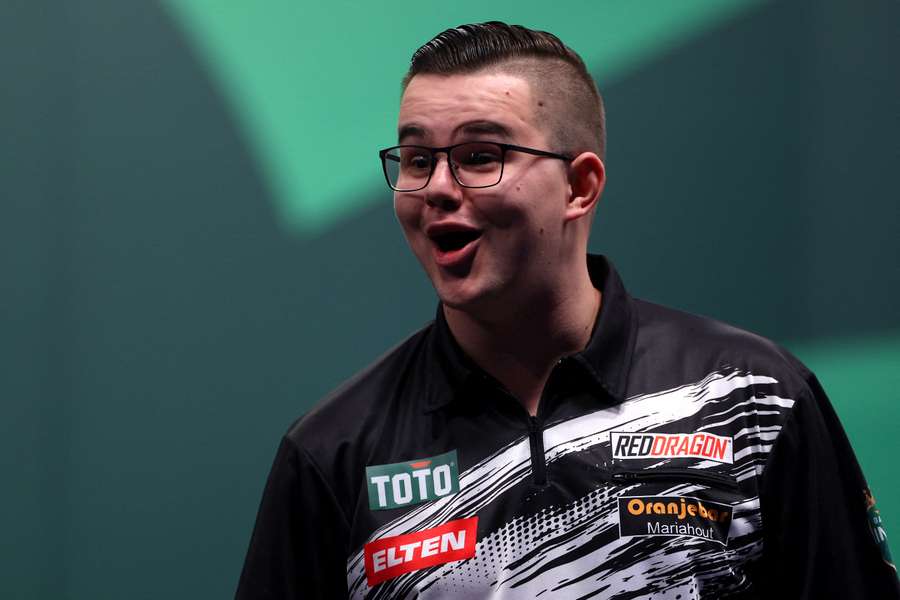 Gian van Veen schakelde Michael Smith uit met 6-3