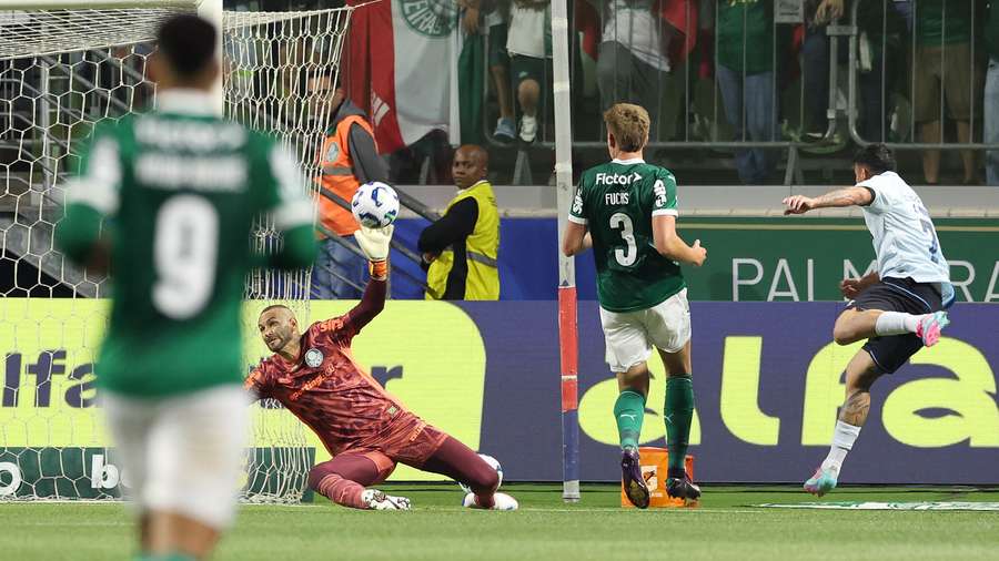 Weverton foi importante na primeira parte