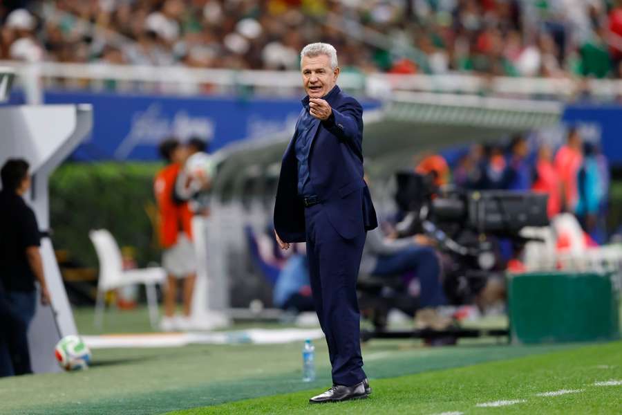 Lozano remains positive about Mexico despite setbacks Lozano remains positive about Mexico despite setbacks