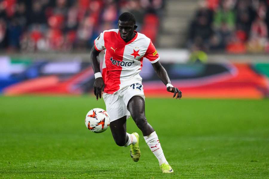 Diouf v létě pravděpodobně opustí Slavii.
