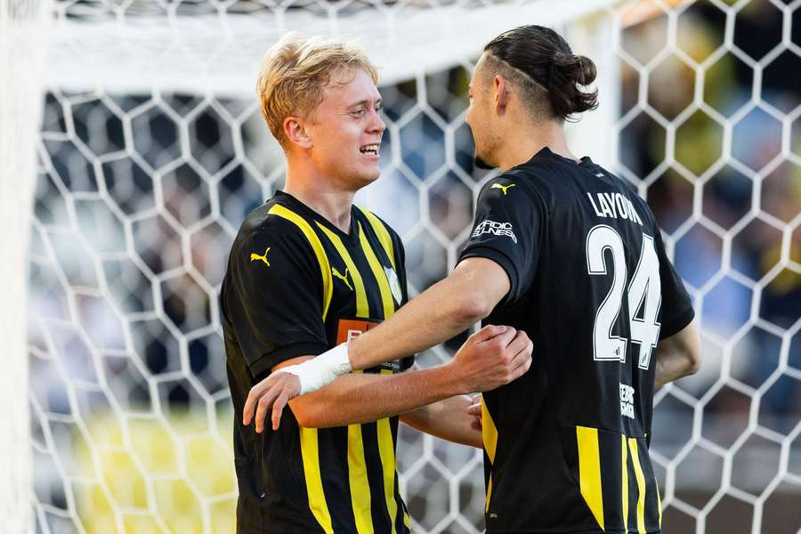 Isak Brusberg (left) and Amor Layouni celebrate Hacken's fifth