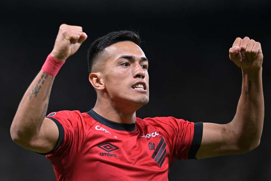 Cuello vai reencontrar o técnico Cuca no Galo
