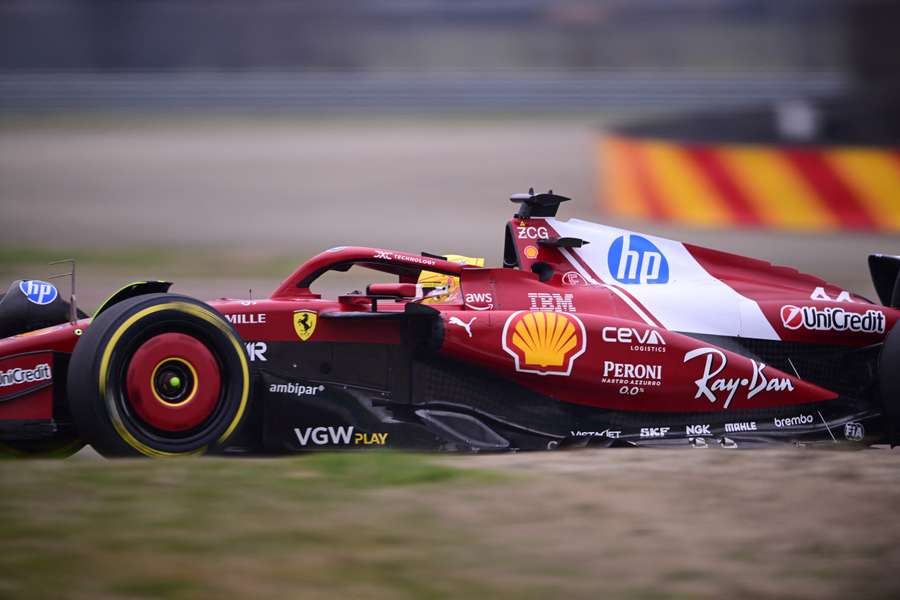Zaczynają się testy Formuły 1 w Bahrajnie. Hamilton zadebiutuje jako kierowca Ferrari