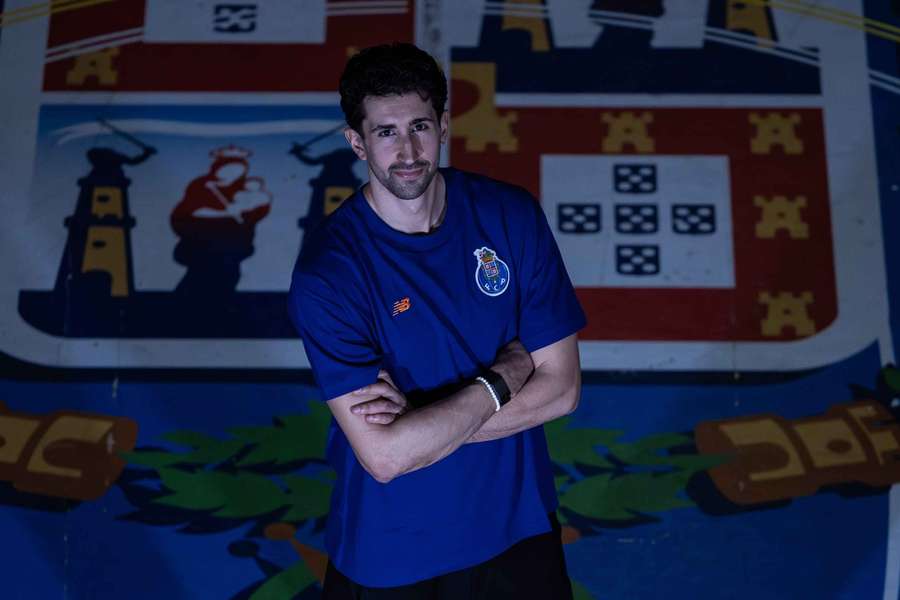 Carlo Di Benedetto prolonga ligação aos leões