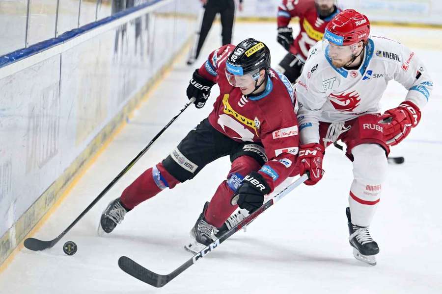 Sparta a Třinec se naposledy utkaly v semifinále play off, kdy uspěli Oceláři.